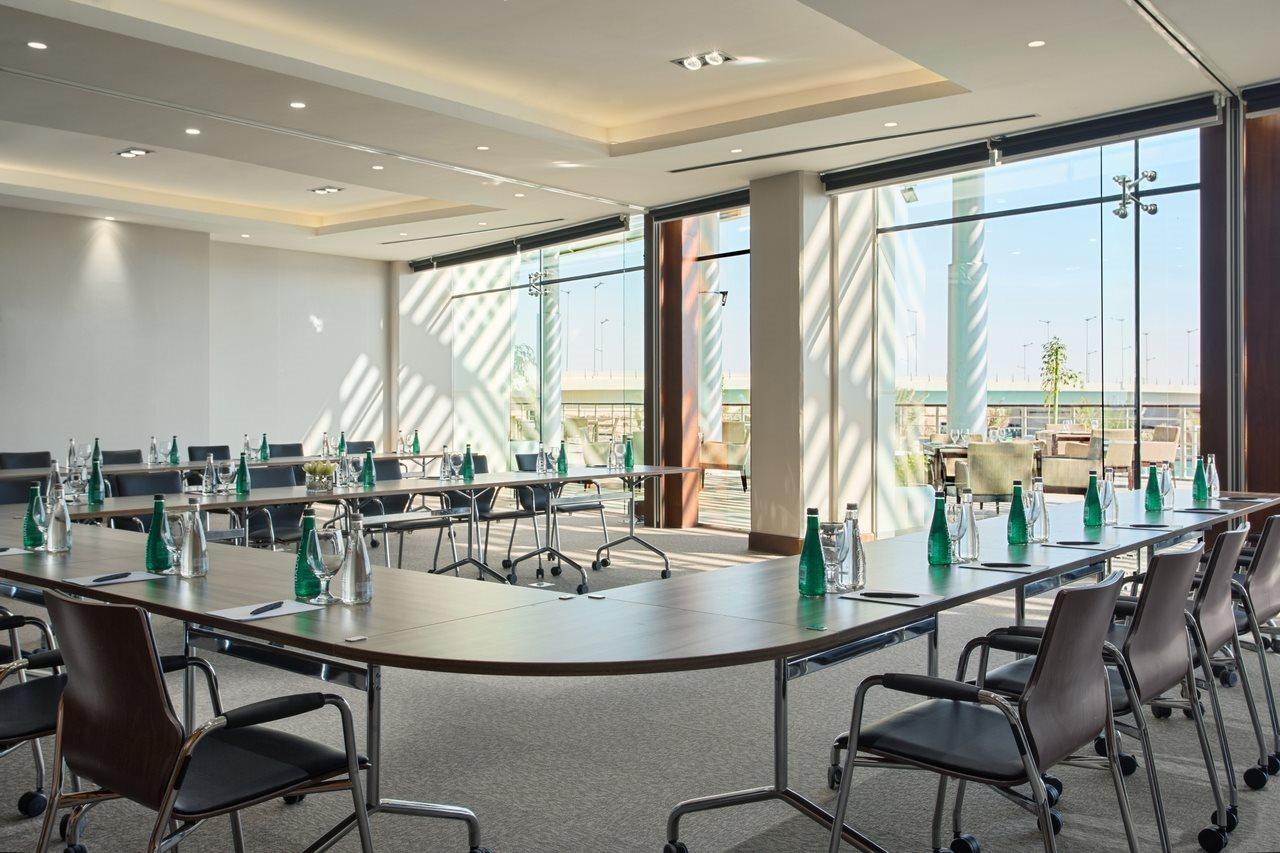 ベイ ラ サン ホテル&マリーナ King Abdullah Economic City エクステリア 写真 Meeting room