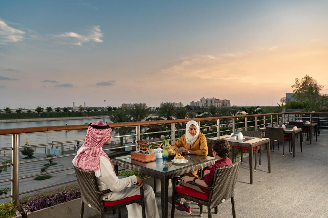 ベイ ラ サン ホテル&マリーナ King Abdullah Economic City エクステリア 写真 View of the River