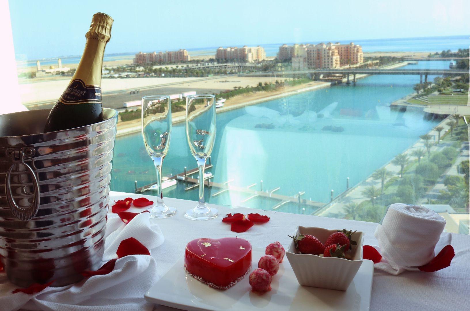 ベイ ラ サン ホテル&マリーナ King Abdullah Economic City エクステリア 写真 View of the lagoon