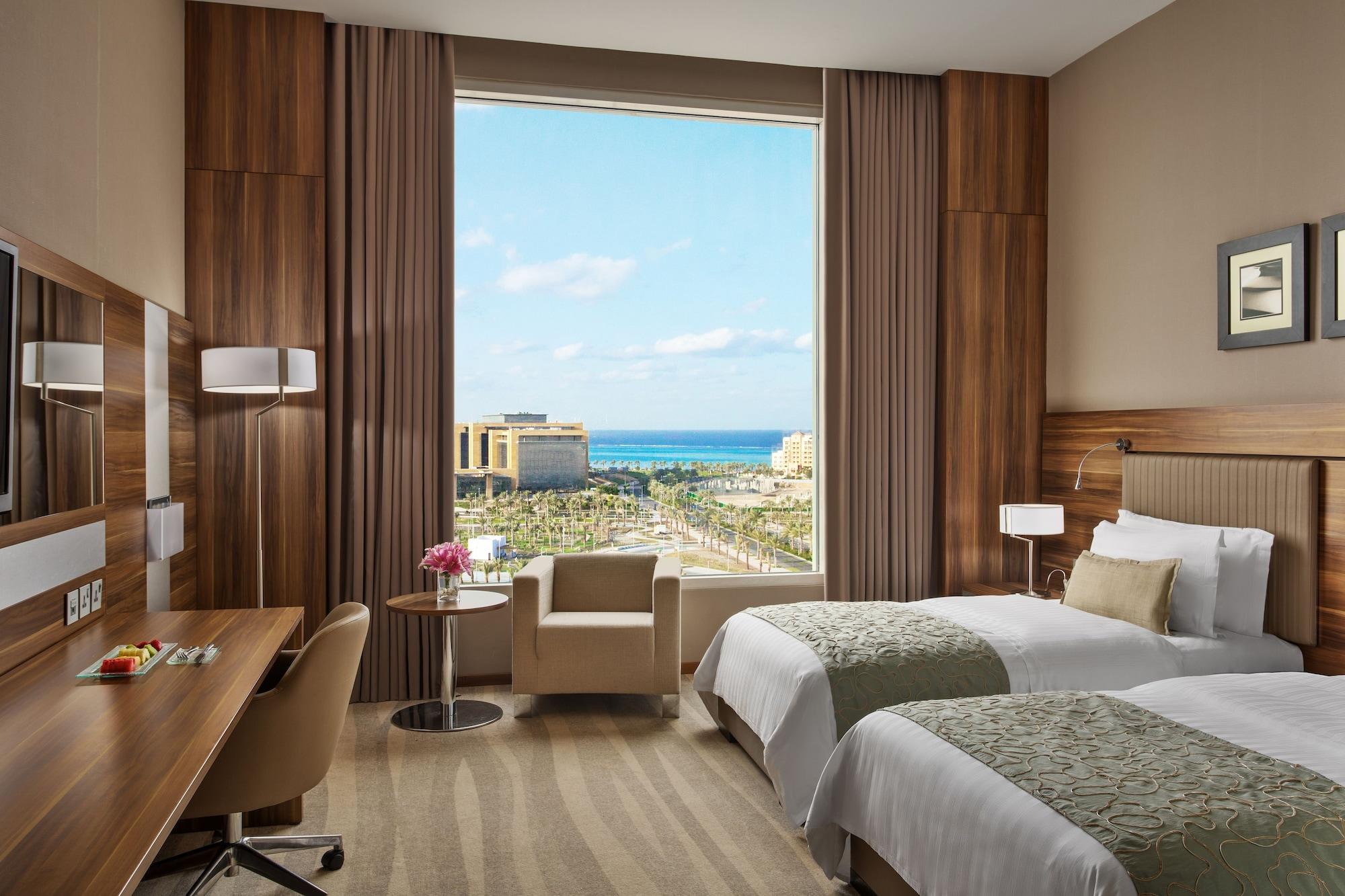 ベイ ラ サン ホテル&マリーナ King Abdullah Economic City エクステリア 写真 A room at the Hilton Nicosia
