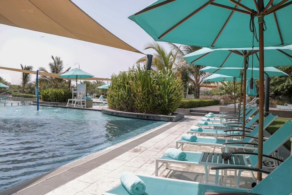 ベイ ラ サン ホテル&マリーナ King Abdullah Economic City エクステリア 写真 The swimming pool at the resort