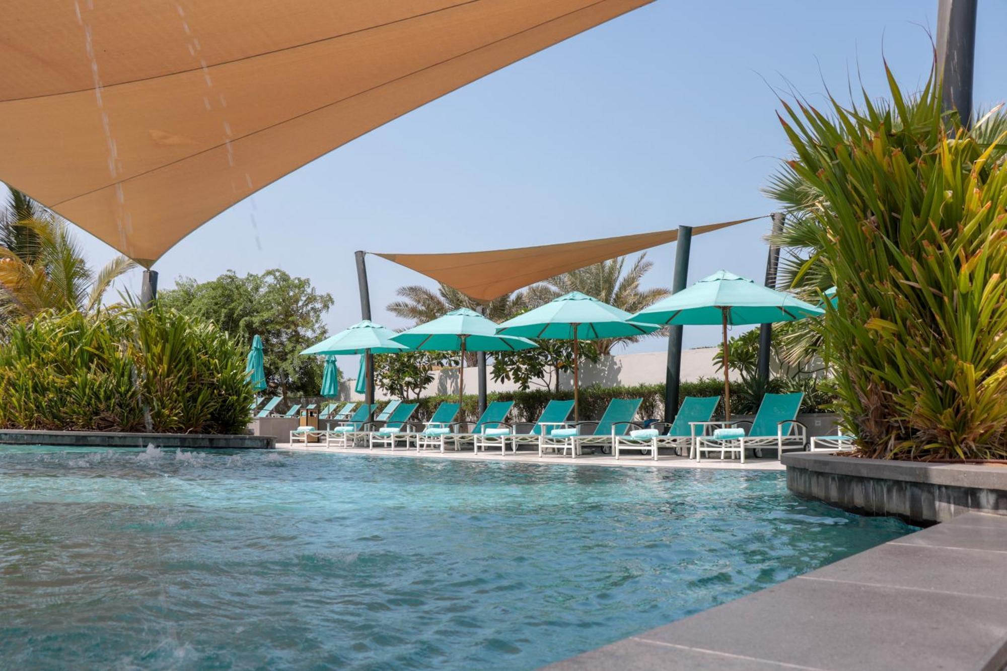 ベイ ラ サン ホテル&マリーナ King Abdullah Economic City エクステリア 写真 The swimming pool at the hotel