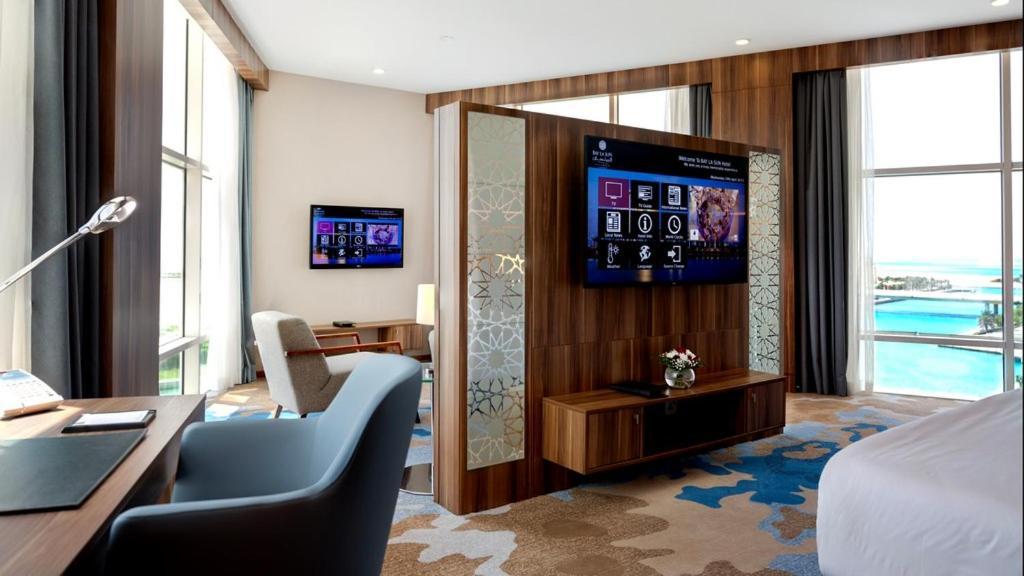 ベイ ラ サン ホテル&マリーナ King Abdullah Economic City エクステリア 写真 A suite at the Atlantis Paradise Island